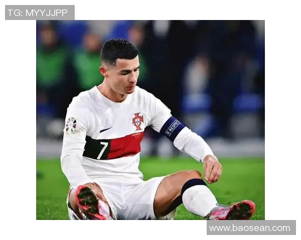 深圳羽毛球队在欧锦赛积分榜上以61分稳居第一名展现强劲实力 深圳羽毛球队在欧锦赛积分榜上以61分稳居第一名展现强劲实力