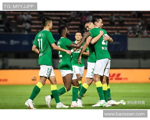 杭州足球队以52分领跑大师赛积分榜展现强劲实力